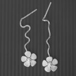 Daisy Snake Earrings