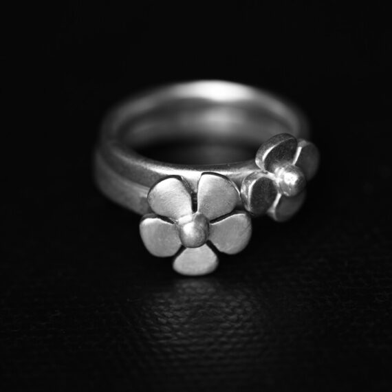 Daisy ring