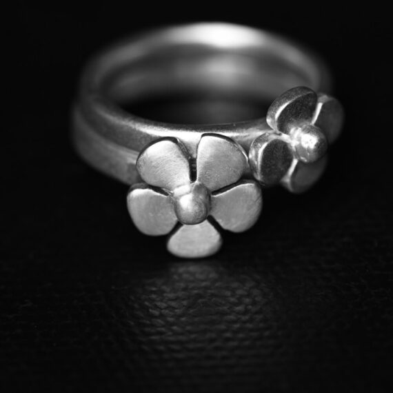 Daisy ring