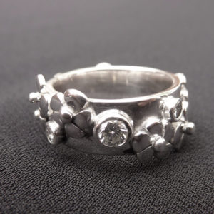 Diamond Ring with Daisys