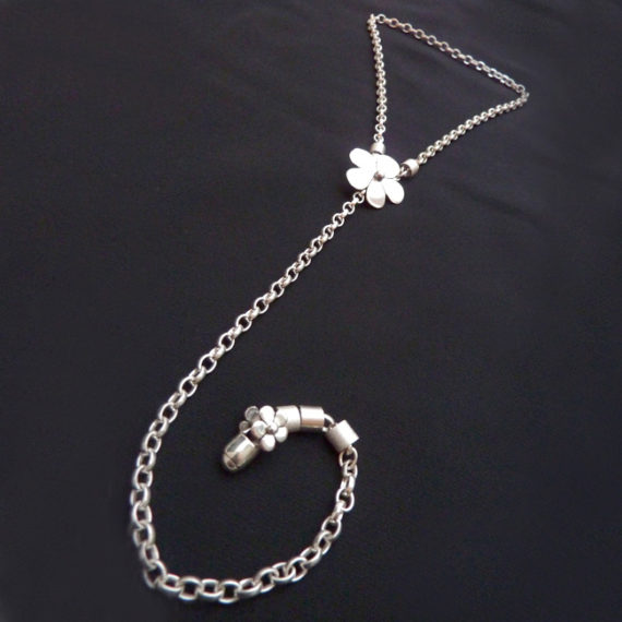 Daisy Chain Necklace I